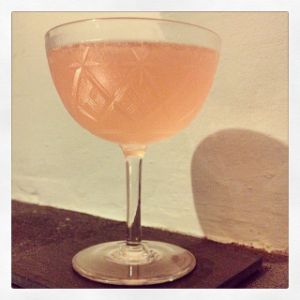 An Instagram of the Devil's Curve cocktail submitted by n0tquitethere that contains London Dry Gin, Dry Vermouth, Falernum, Lemon and Peychauds Bitters