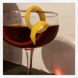 An Instagram of the Lapsang Martinez cocktail submitted by n0tquitethere that contains London Dry Gin, Sweet Vermouth, Lapsong Souchang Syrup and Lemon